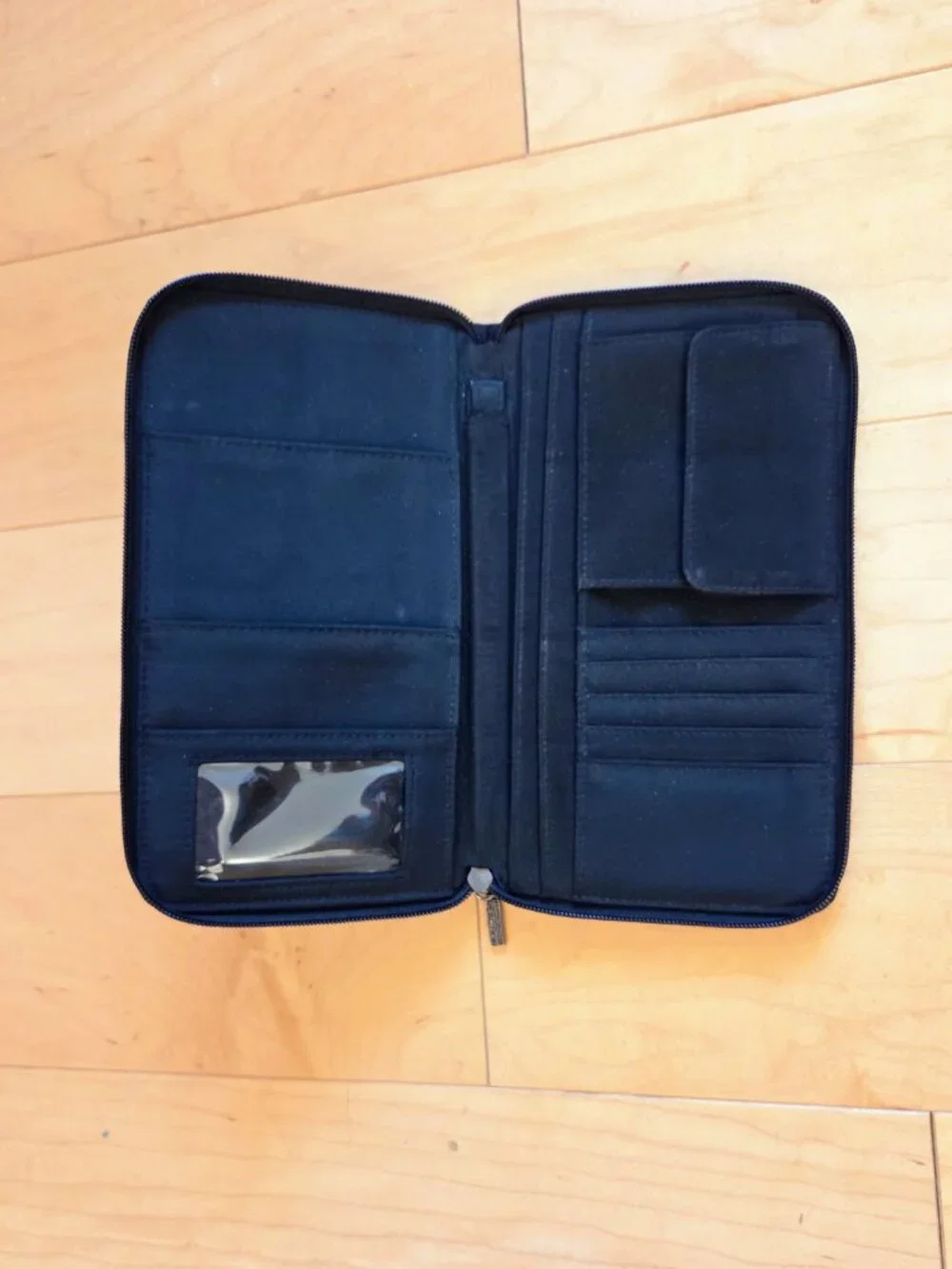 Reaction Kenneth Cole Travel Wallet Black Nylon Zip In Good pre-loved condition